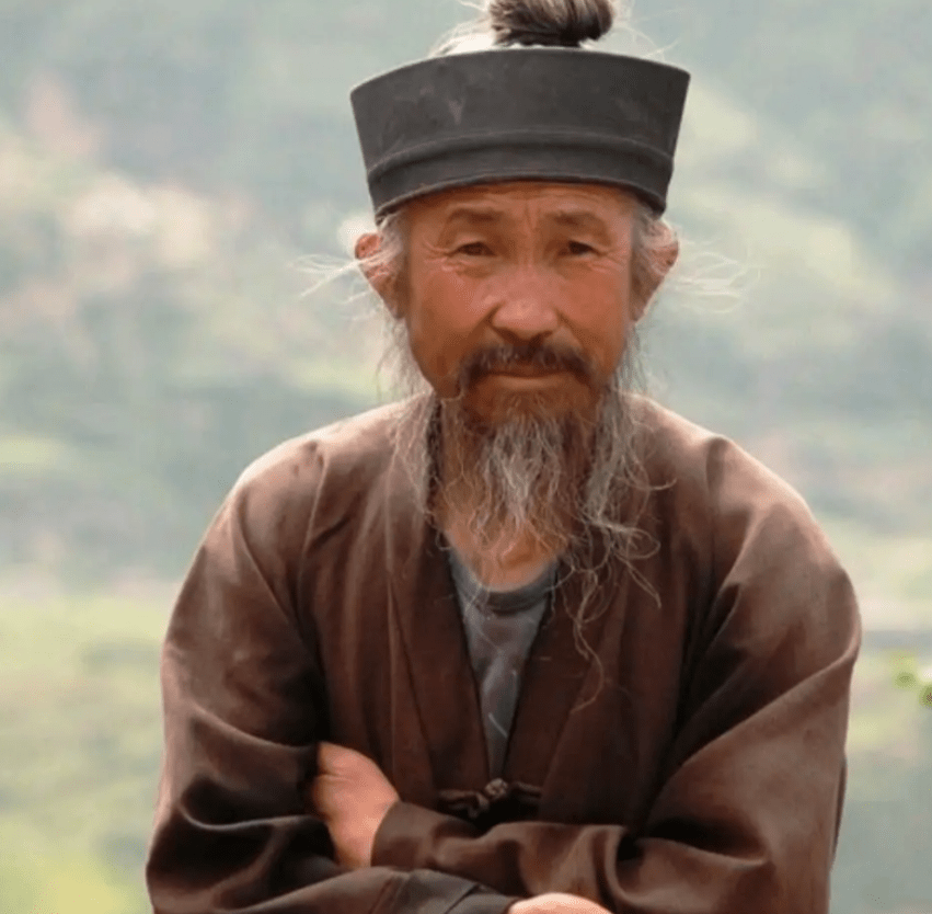 乾隆让道士求雨,道士施法后果然下雨,为何乾隆依旧把他杀了?_村民_故