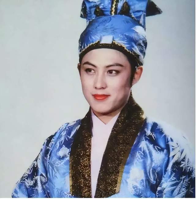 贾赦有二子,一是贾琏,另一位呢?理清这个就知贾琏为何是二爷了