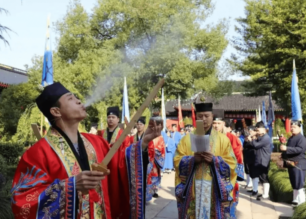 乾隆让道士求雨,道士施法后果然下雨,为何乾隆依旧把他杀了?