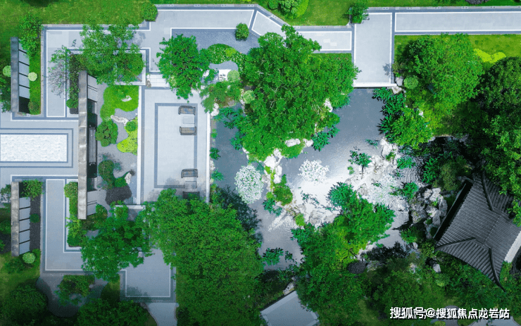 并精选传统苏式风格造园手法,以拙政园,网师园,环秀山庄等著名世界