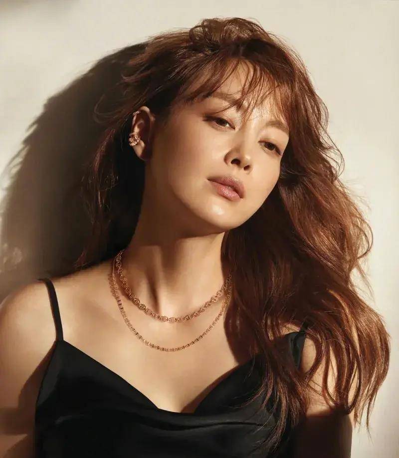 李奈映称对儿子颜值无感 像自己又像丈夫元斌 6千