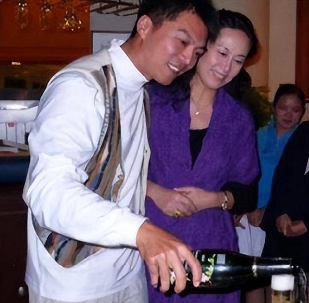 著名演员吴玉芳:嫁"乒乓王子"隐退生两女,恩爱35年,幸福美满