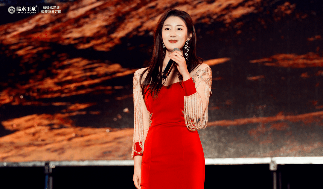 优秀的青年歌手燕妮,张悦彤,赵毅,王琳等一众明星携手献声,唱响霍邱