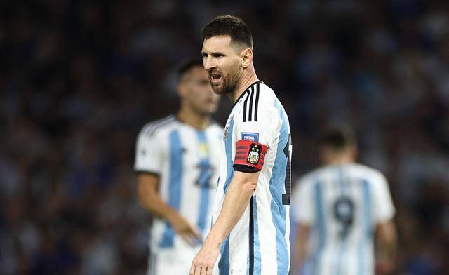 国外球迷:梅西是fifa宠物给裁判发工资_网友_阿根廷_乌拉圭