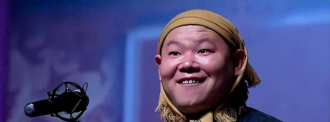 一直"装傻充愣"的岳云鹏,已经走上了一条不归路?_相声_人们_观众