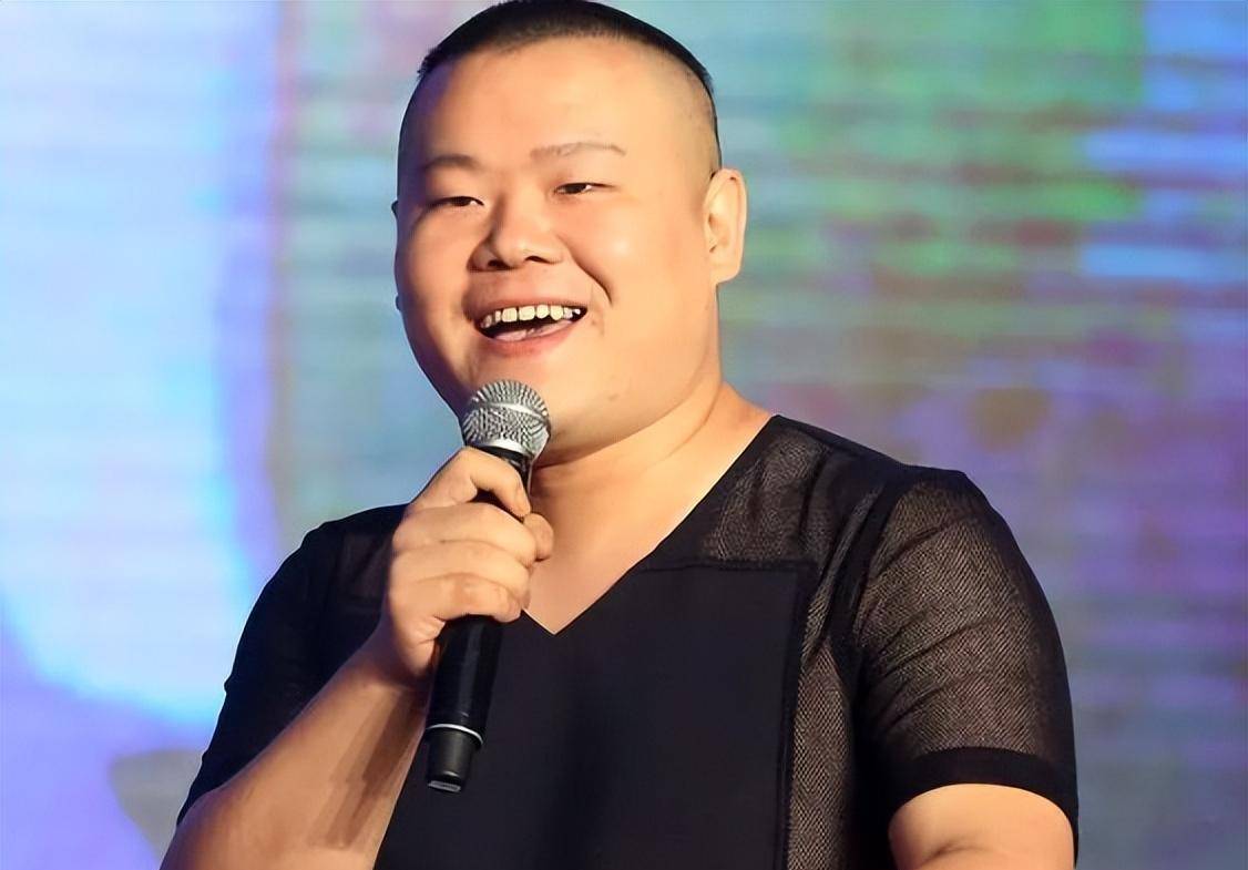 一直"装傻充愣"的岳云鹏,已经走上了一条不归路?_相声_人们_观众