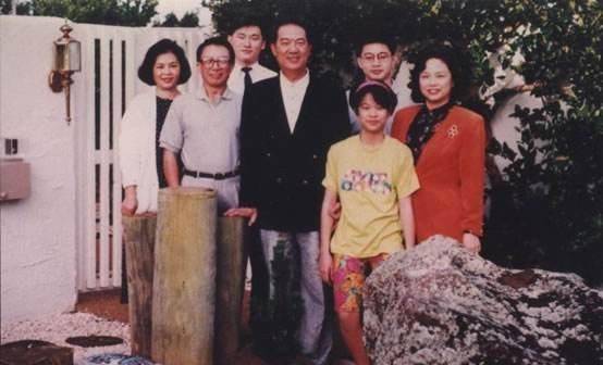 1986年,台湾u2飞行员铐住队友,劫机直飞广州,后来结果怎么样_王锡爵