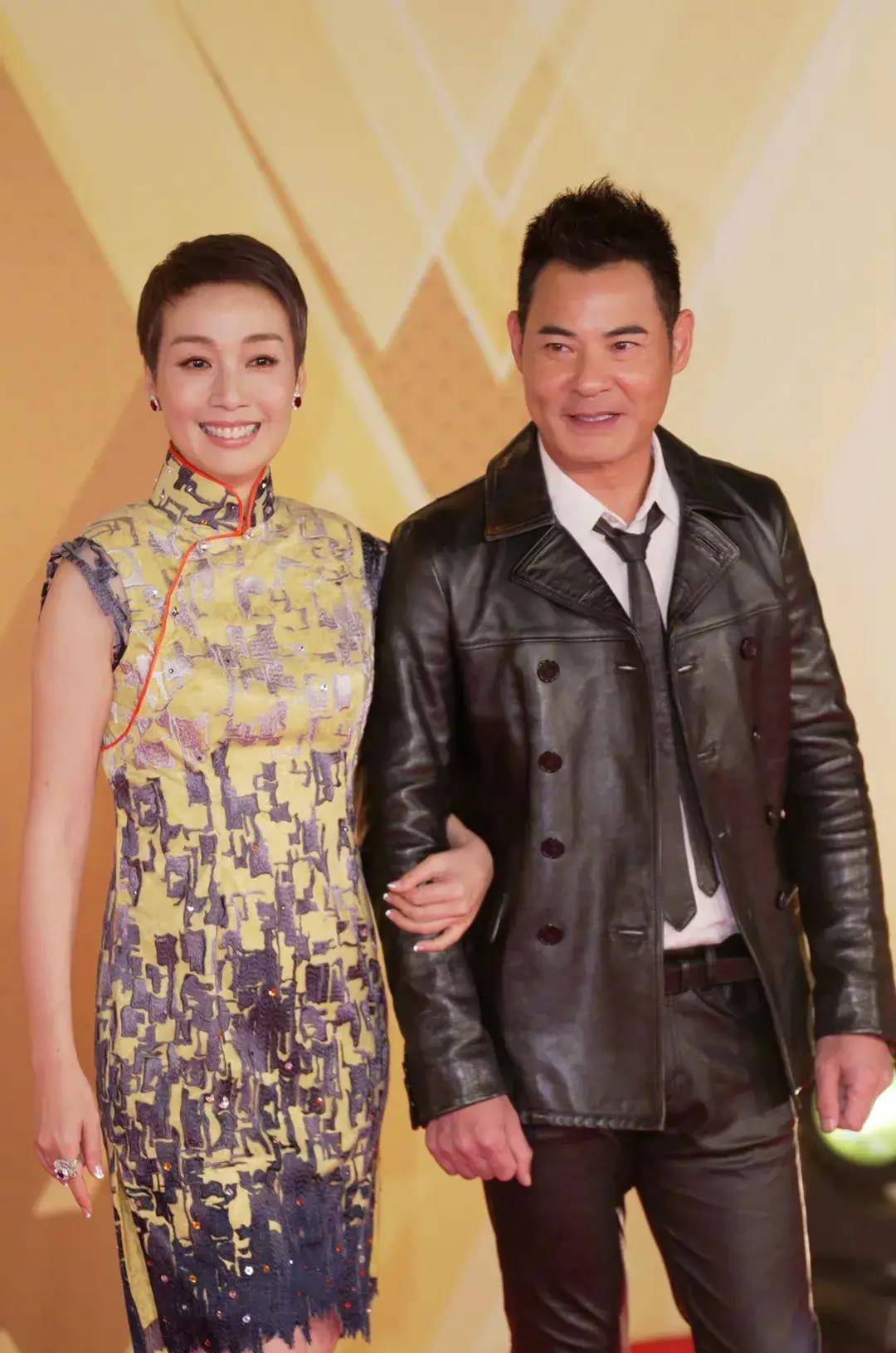 蒋美伊和黄智贤现身红毯.