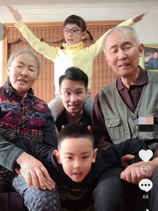 刘和刚:成名后把岳父母接到豪宅伺候,却让亲生父母去种郊区田!