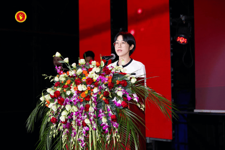 慈溪市人民政府副市长顾昕致辞并宣布大赛开幕大赛开幕式于11月18日晚