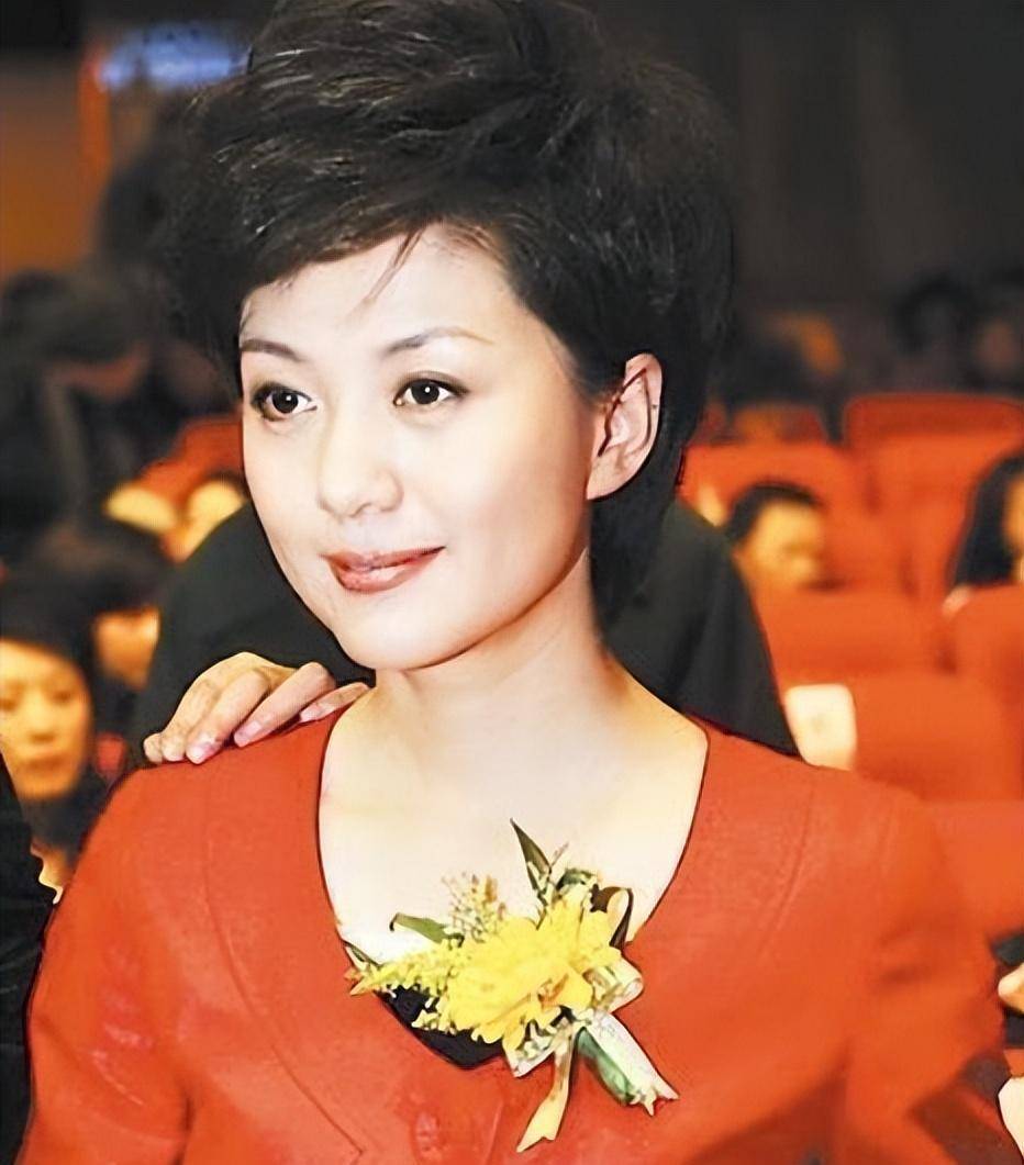 嫁大11岁清华教授的主持人海霞,结婚23年幸福如初_罗永章_电视观众
