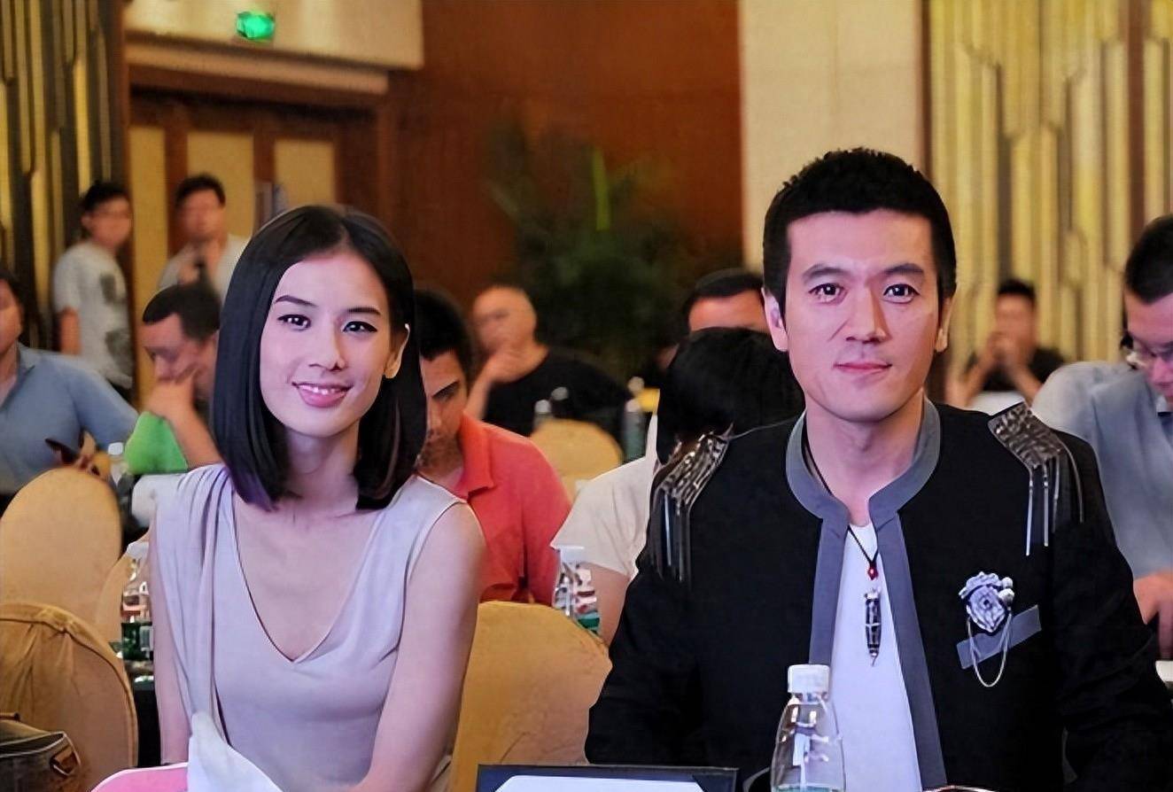 忍辱负重了8年,"星女郎"被二婚男养成金丝雀_黄圣依_杨紫_公司