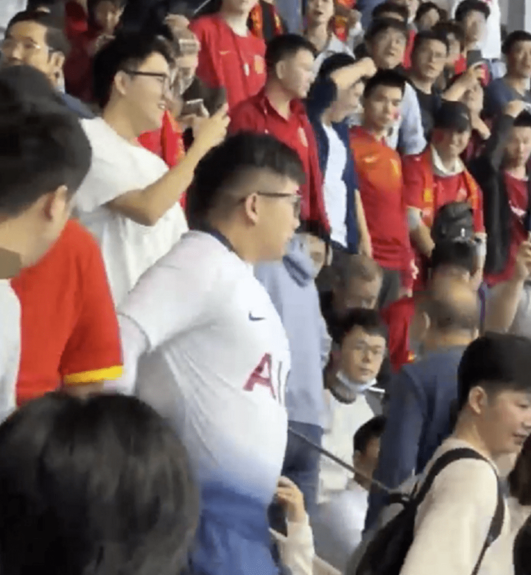 国足输球之夜,最没骨气的4个球迷诞生!