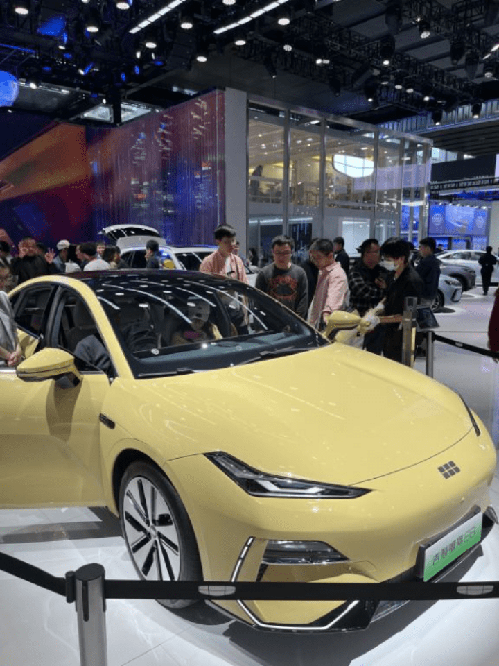 银河e8广州车展亮相,领跑中国新一代纯电轿车时代_搜狐汽车_搜狐网