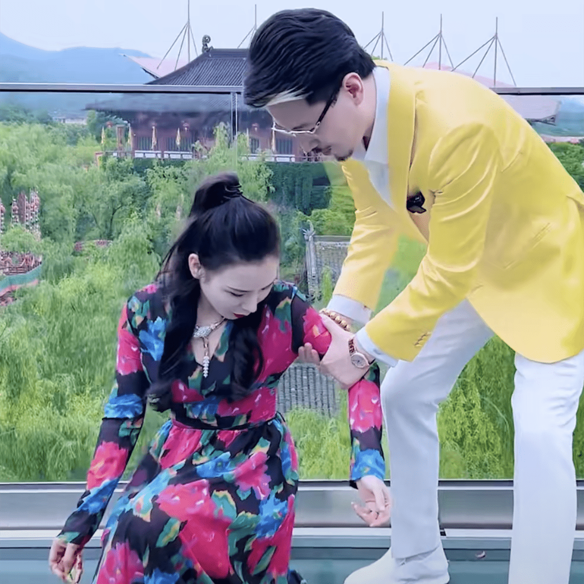 杭州电商圈大瓜!曝网红国岳夫妇商务睡品牌方,潜规则对方老板娘