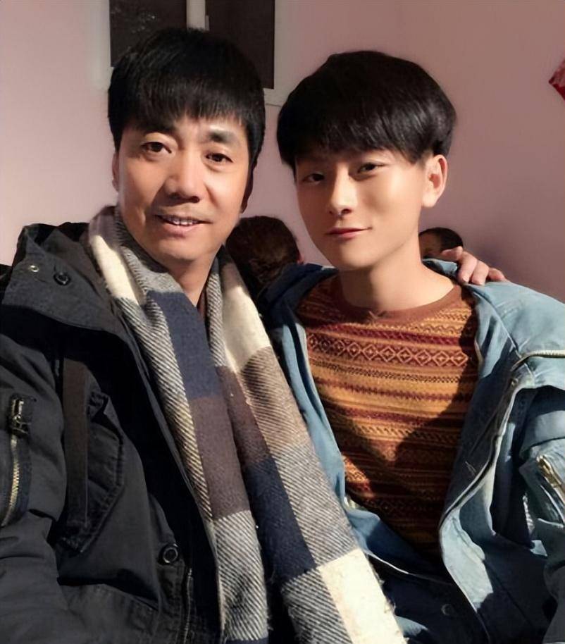 范明:闪婚娶大6岁离异女富豪,视继子如己出,今继子成国家骄傲_李陵