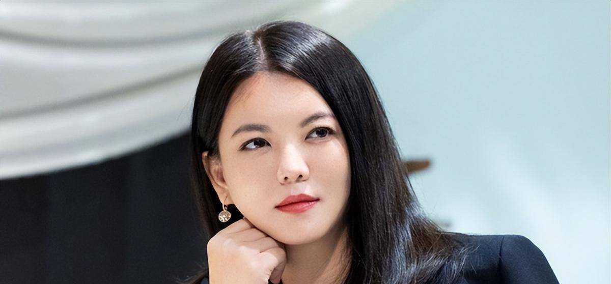 李湘为何能在明星直播带货被打击前宣布退休?