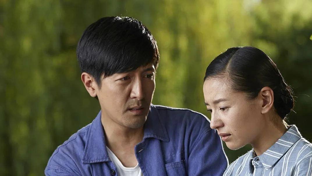 陈小艺也是大家熟知的国家一级演员,而导演刘惠宁则是他的老公,所以也