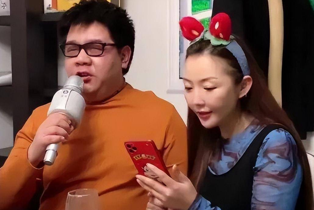 狂妄的"盲人"歌手杨光,还是走上了一条不归路_父母_演出_北京