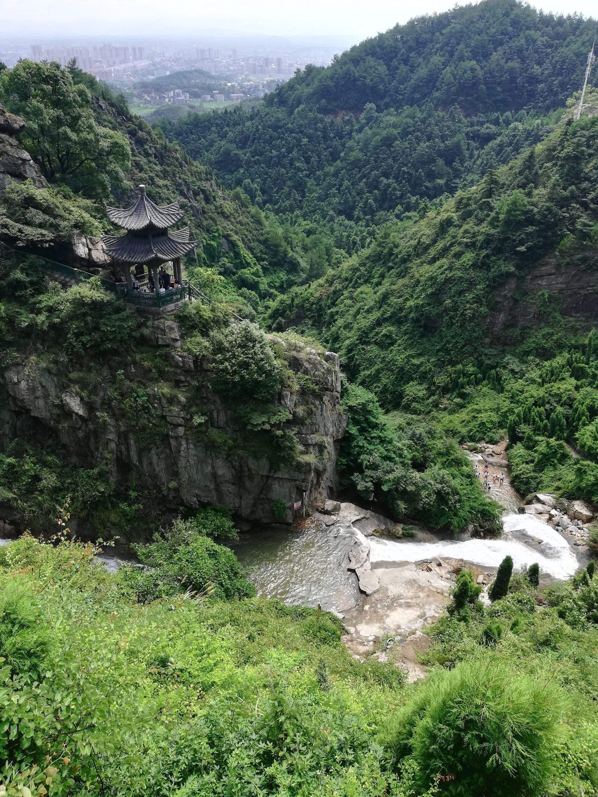 湖南一座湘东名山,有小南岳之称,是神农文化的发祥地之一