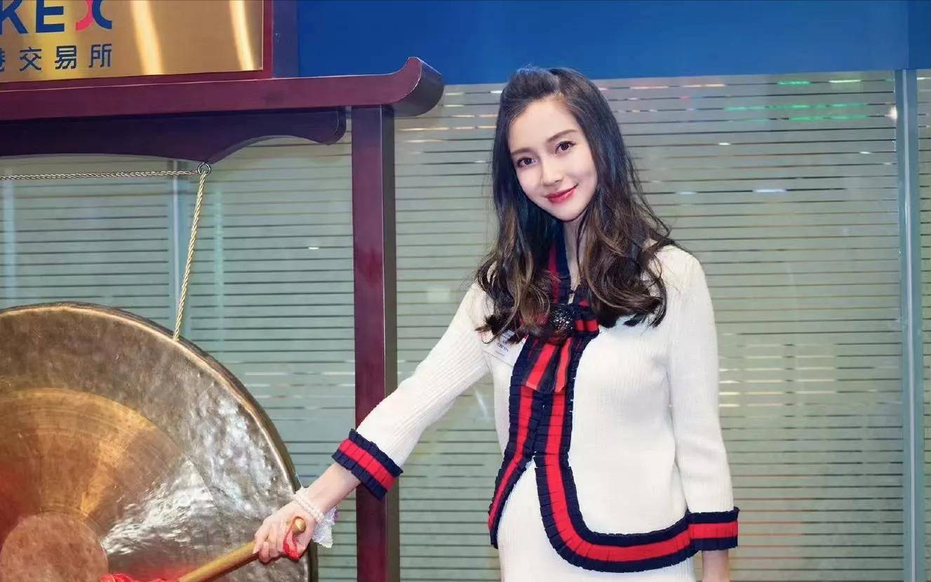 杨颖罕见的怀孕时期的照片,假如没有离婚也不至于此