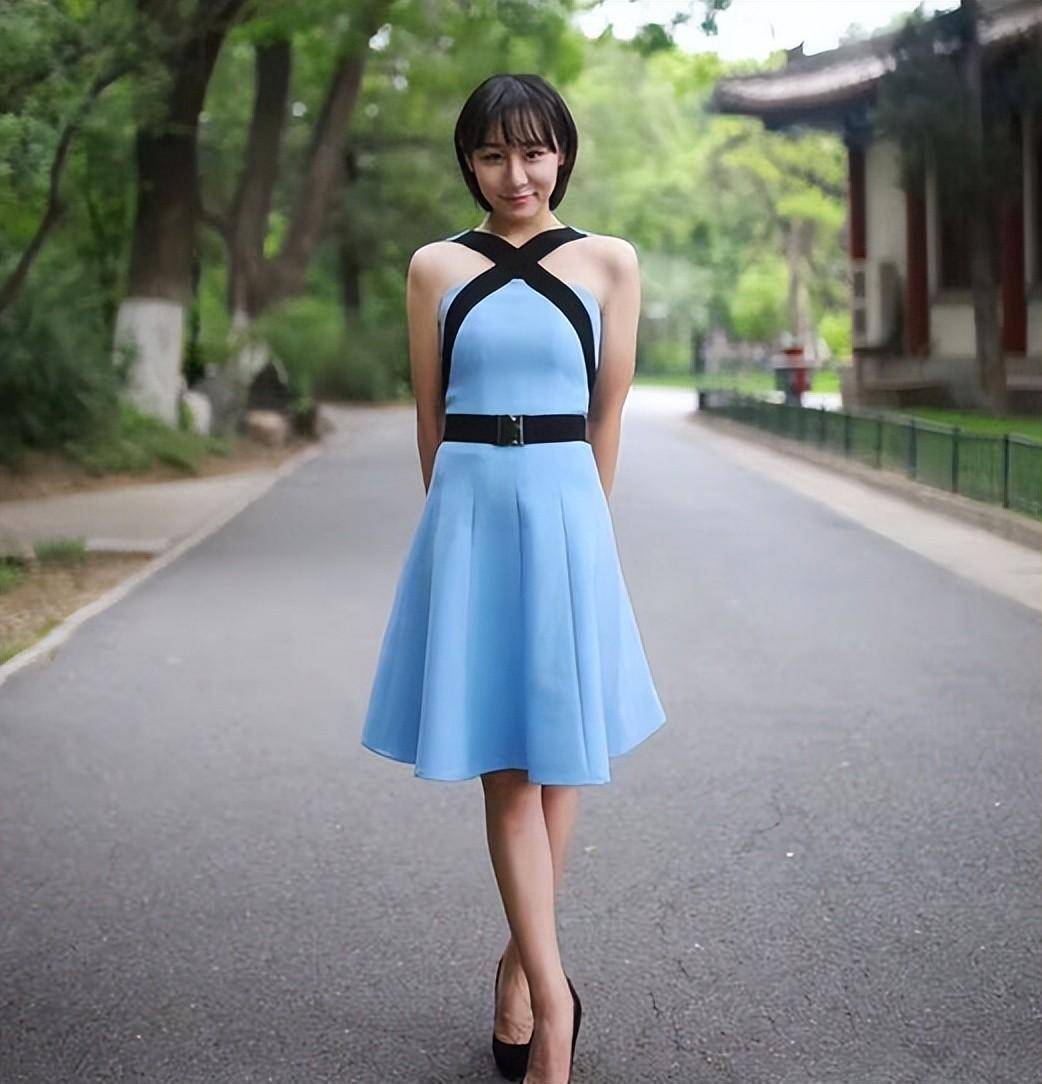 中国最矮奥运冠军,退役后北大就读,身体二次发育,成北大女神_邓琳琳
