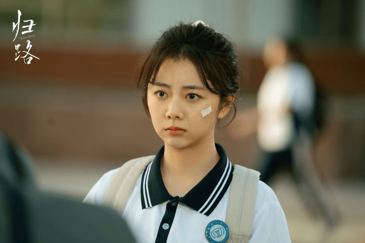 谭松韵挑战高中生角色再获好评,新片《再见,李可乐》引期待_小狗_电影