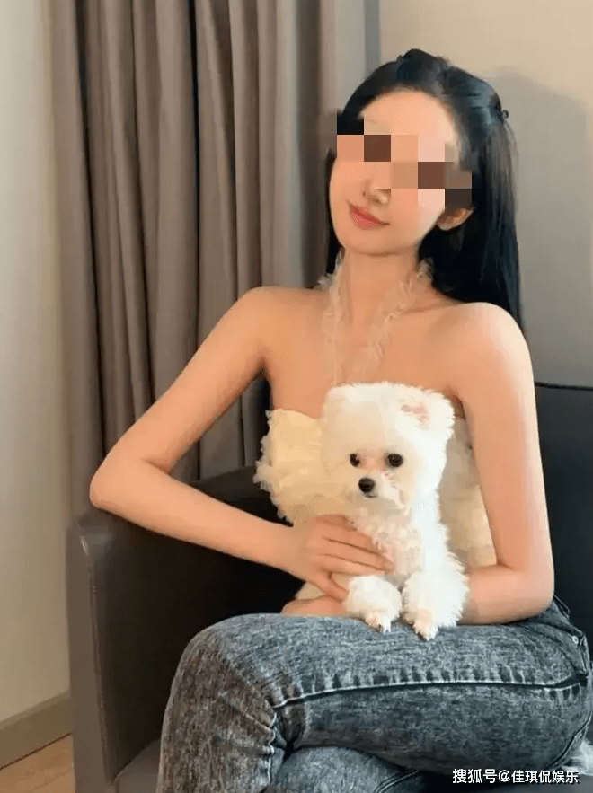 其次,吴亦凡的案件进展也引起了广泛关注.