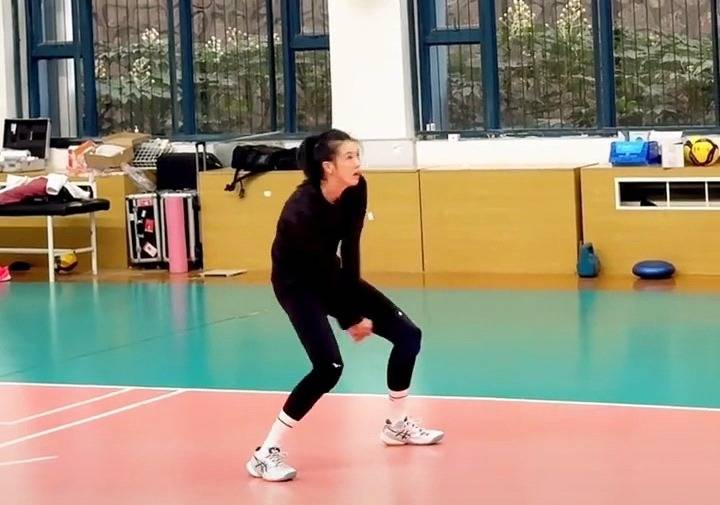 期待,张常宁最新训练照曝光,状态可喜,身材消瘦,将强势回归!