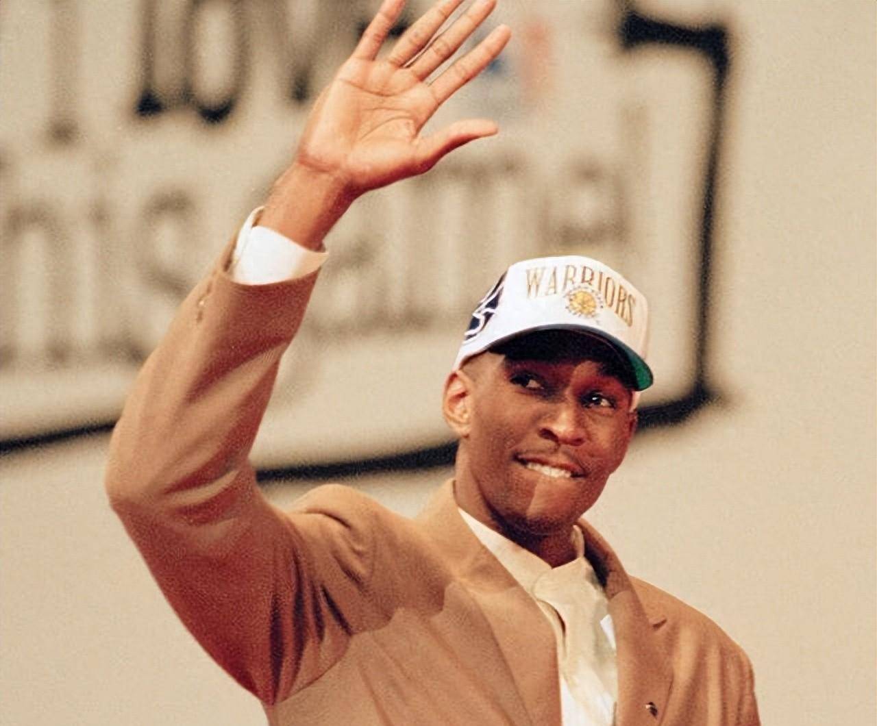 曾负债16万,95年状元乔-史密斯每年能拿多少退休金?