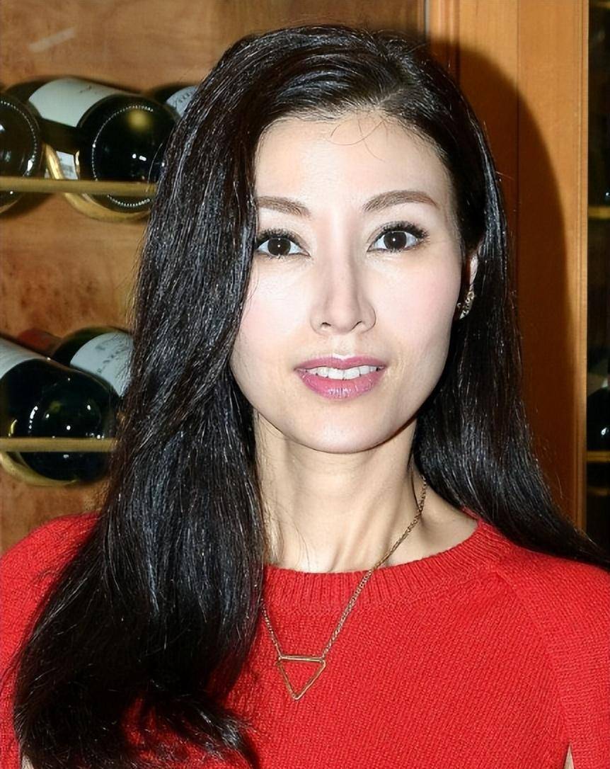 在"蛇蝎美人"李嘉欣身上,将"现世报"体现得淋漓尽致_先生_香港_鲍永