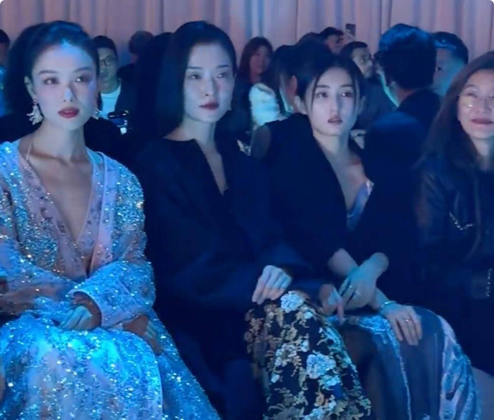 身材一个比一个丰满有料,有人出糗有人惊艳_周冬雨_迪丽热巴_裙子