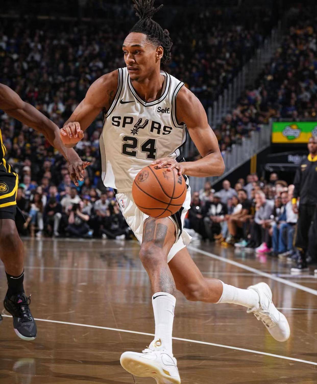 库里轰下7记三分球,赏给马刺状元文班亚玛11连败_第四节_勇士_主场