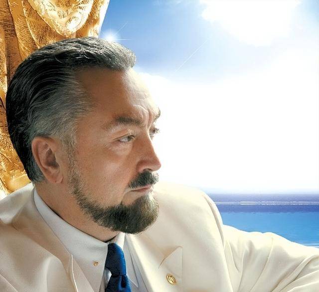 9万颗避孕药,洗脑上千名少女,结局如何_奥克塔尔_美女_艺术