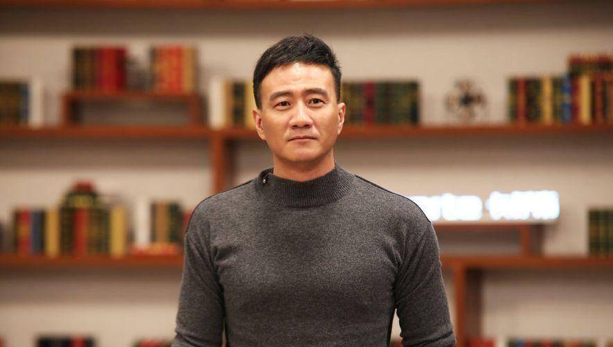 爆二字影帝在ktv卫生间出轨嫩模,胡军,沈腾,刘烨均躺枪_网友_消息