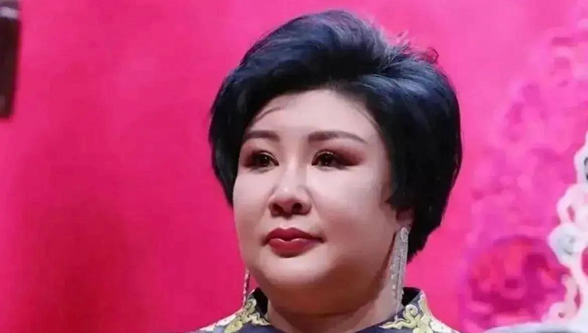 我为什么支持网友调查王惠是否改年龄,因为我爱郭德纲更爱看热闹_云七