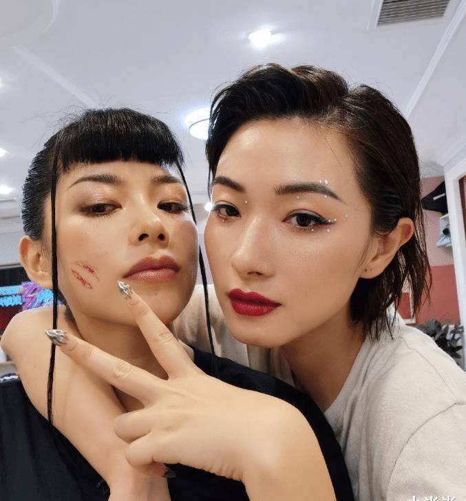 可能很多人都只看到了张雨绮,宁静,黄圣依等人,但是有一个人可能不被