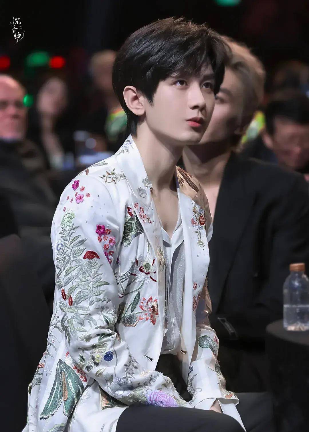 26娱瓜:杨洋龚俊热巴唐嫣任嘉伦成毅李沁杨幂陈哲远王楚然_活动_品牌