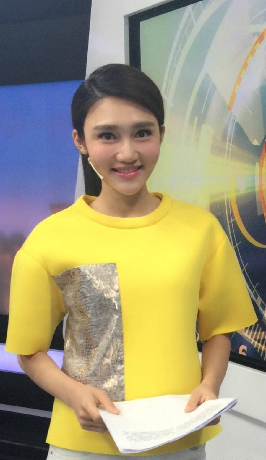 龙洋太漂亮了,笑起来太甜,还有酒窝,还是主持过诗词大会的才女_青海