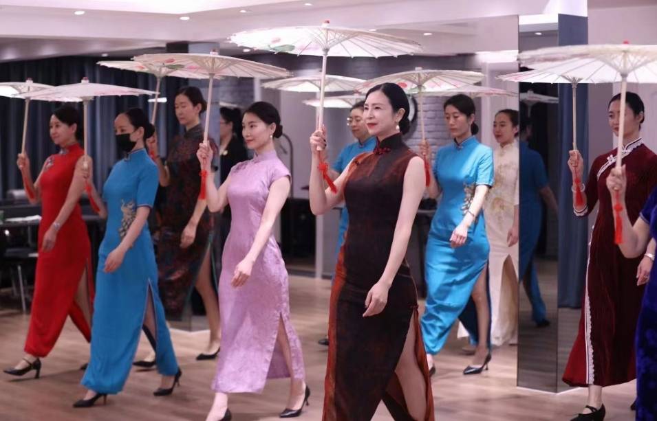 北京礼仪培训师班线下考试地点-风尚圈_课程_行业_证书