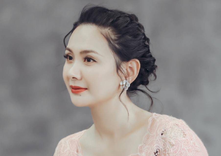 《妻子的浪漫旅行》时很多人都觉得程莉莎爱郭晓东爱得太盲目了,好像