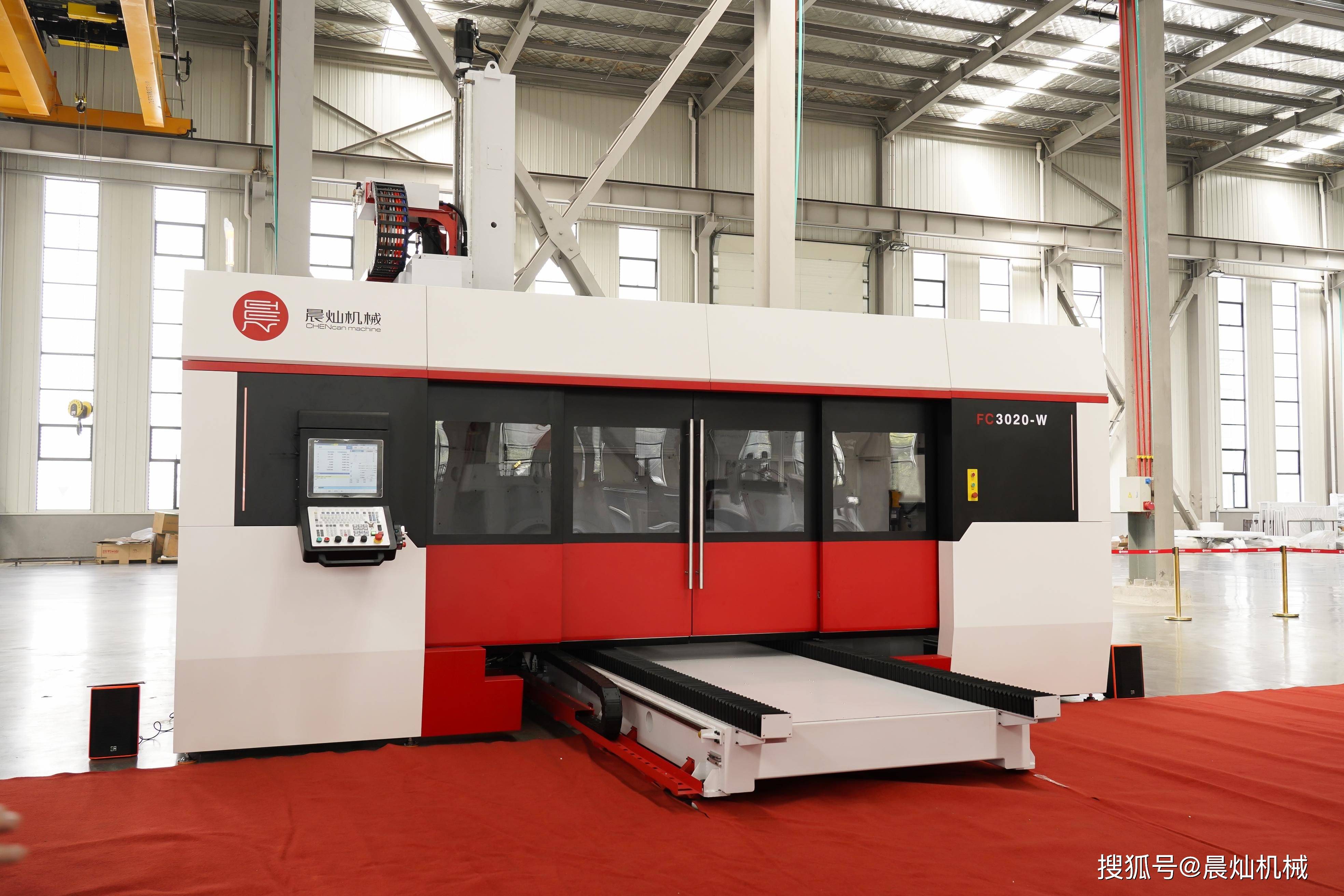 加工中心加工复合材料时应该注意的些问题:一般的复合辅材的尺寸比较