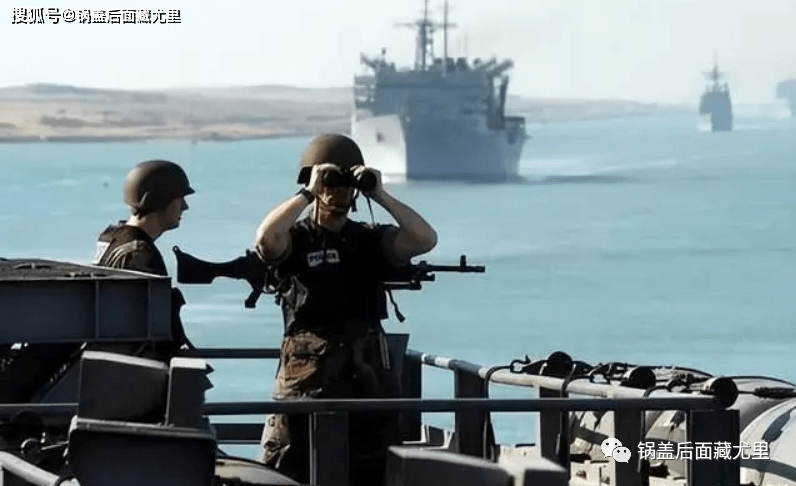 根据报道,中央公园号是一艘悬挂利比里亚国旗的油轮,它被这五名嫌疑人