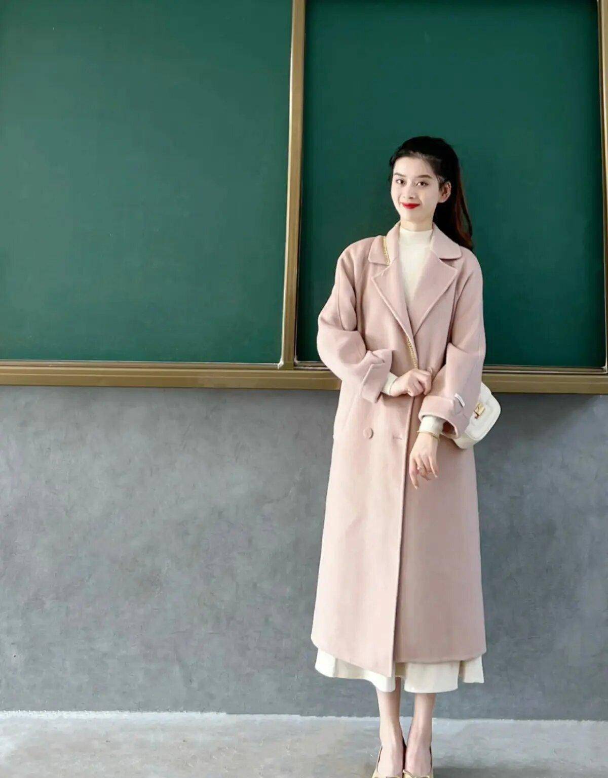 这个教师穿搭火了!简单高级有气质,通勤搭配可以照搬