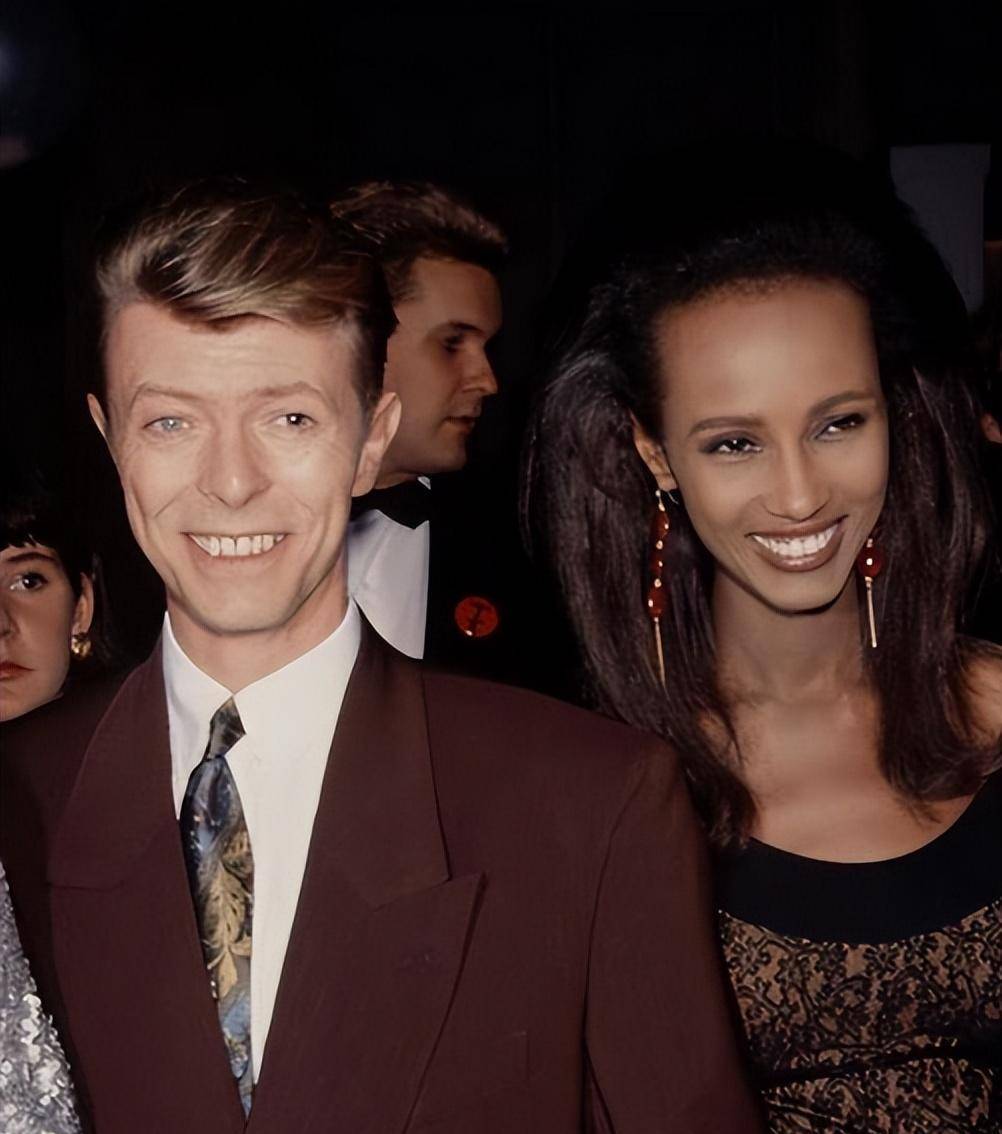 3婚嫁摇滚巨星,甜蜜相爱24年,女儿没她美_伊曼_大卫·鲍伊_妻子