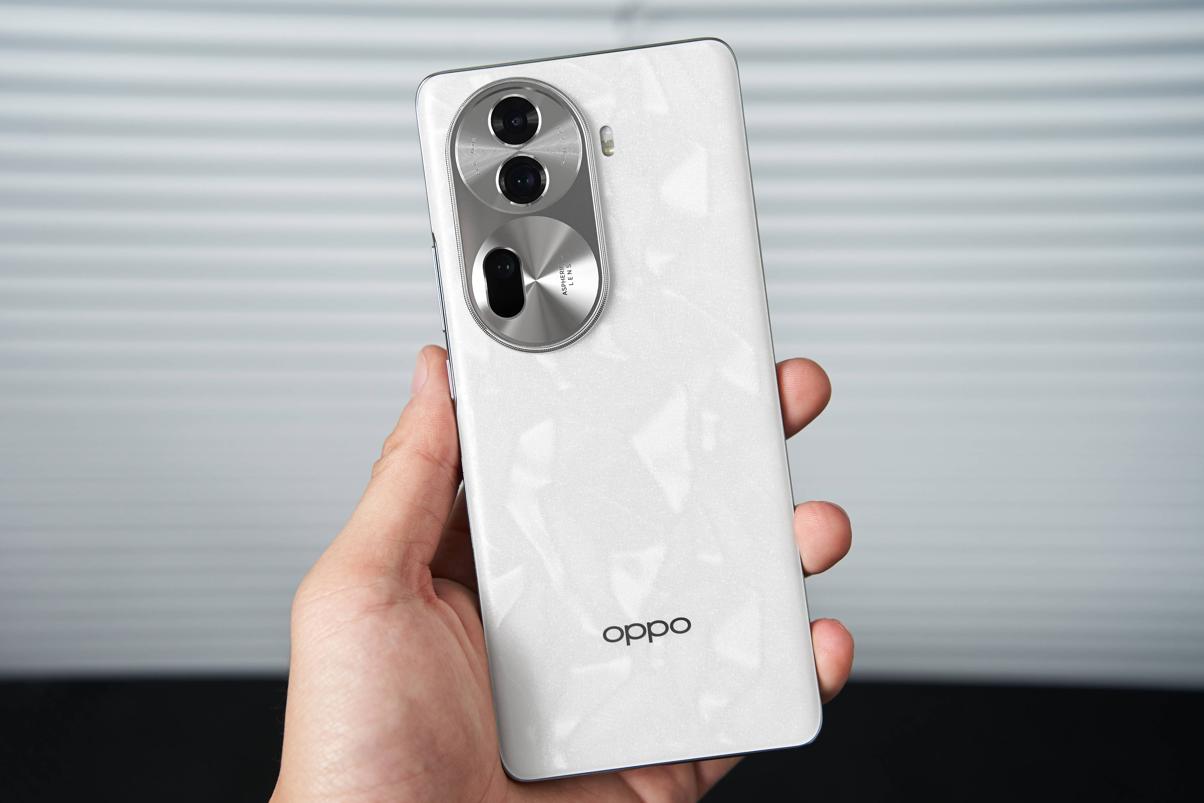 普通人买iphone 15的理由:ios,便宜,大品牌!_reno_因为_搭载