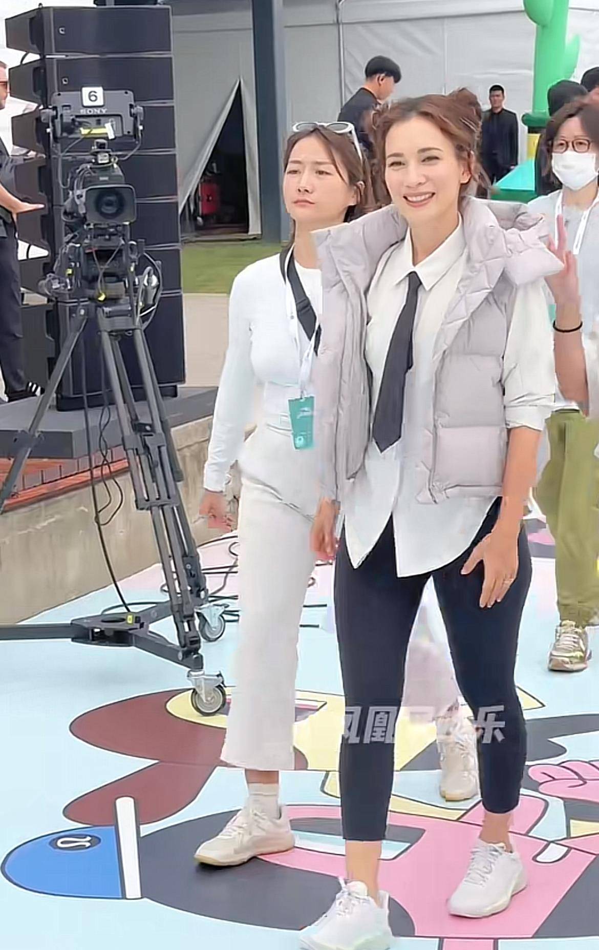 看腿1米5,这5位女星的脸自带欺骗性,身高不够颜值凑_高个子_女明星