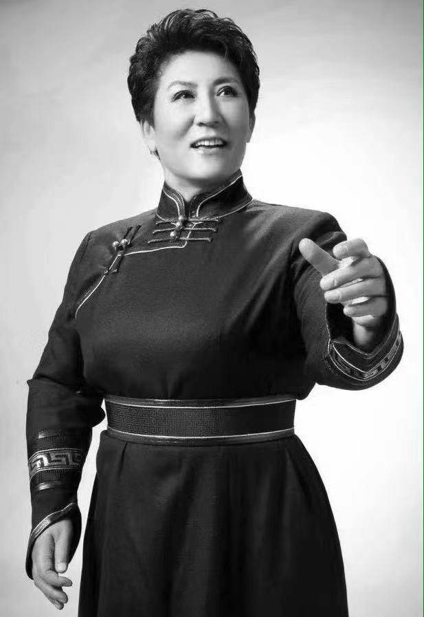 达古拉》《天上的风》《蓝色的蒙古高原》《嘎达梅林》《父亲的草原