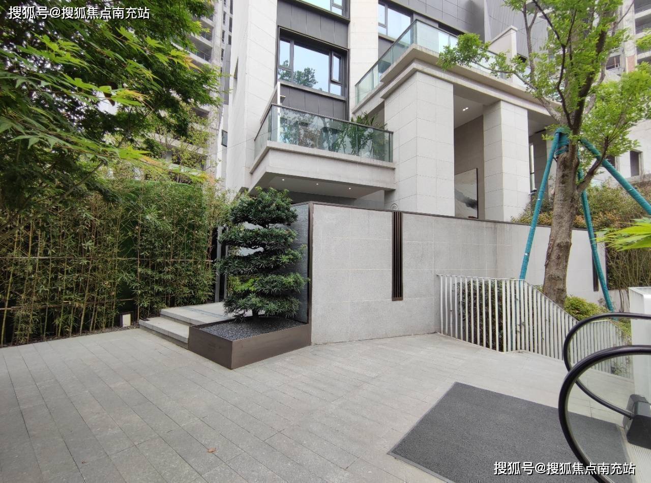 成都滨江樾城售楼中心楼盘详情售楼部电话成都房产首页网站