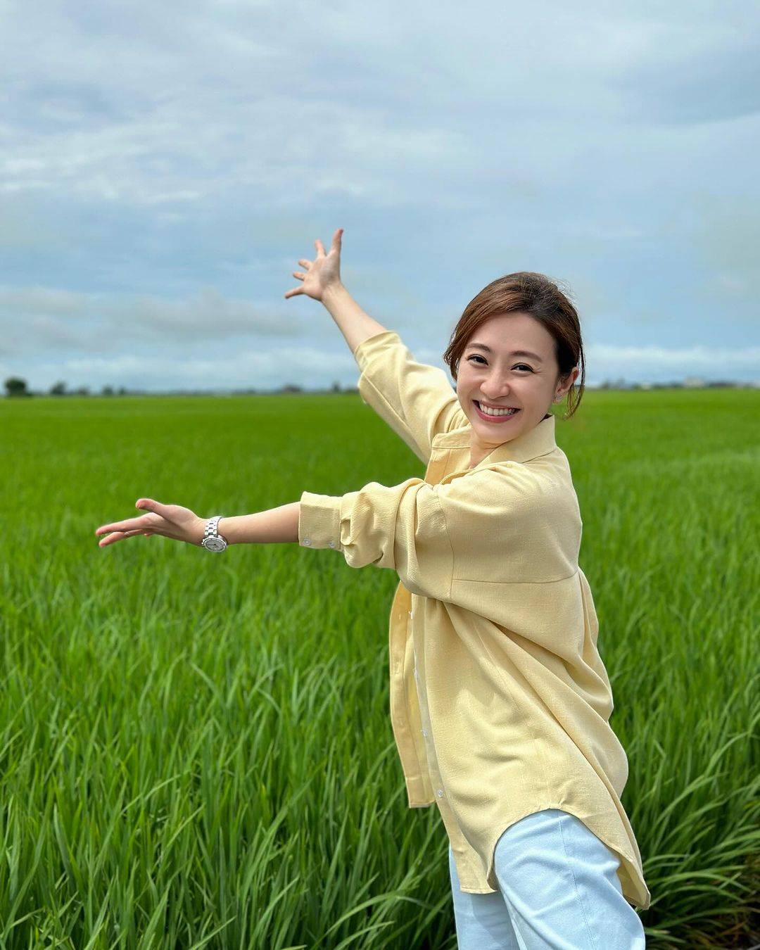 37岁女歌手庄群施片场拍戏时猝死,事发几小时前晒自拍状态超正常_蔡子